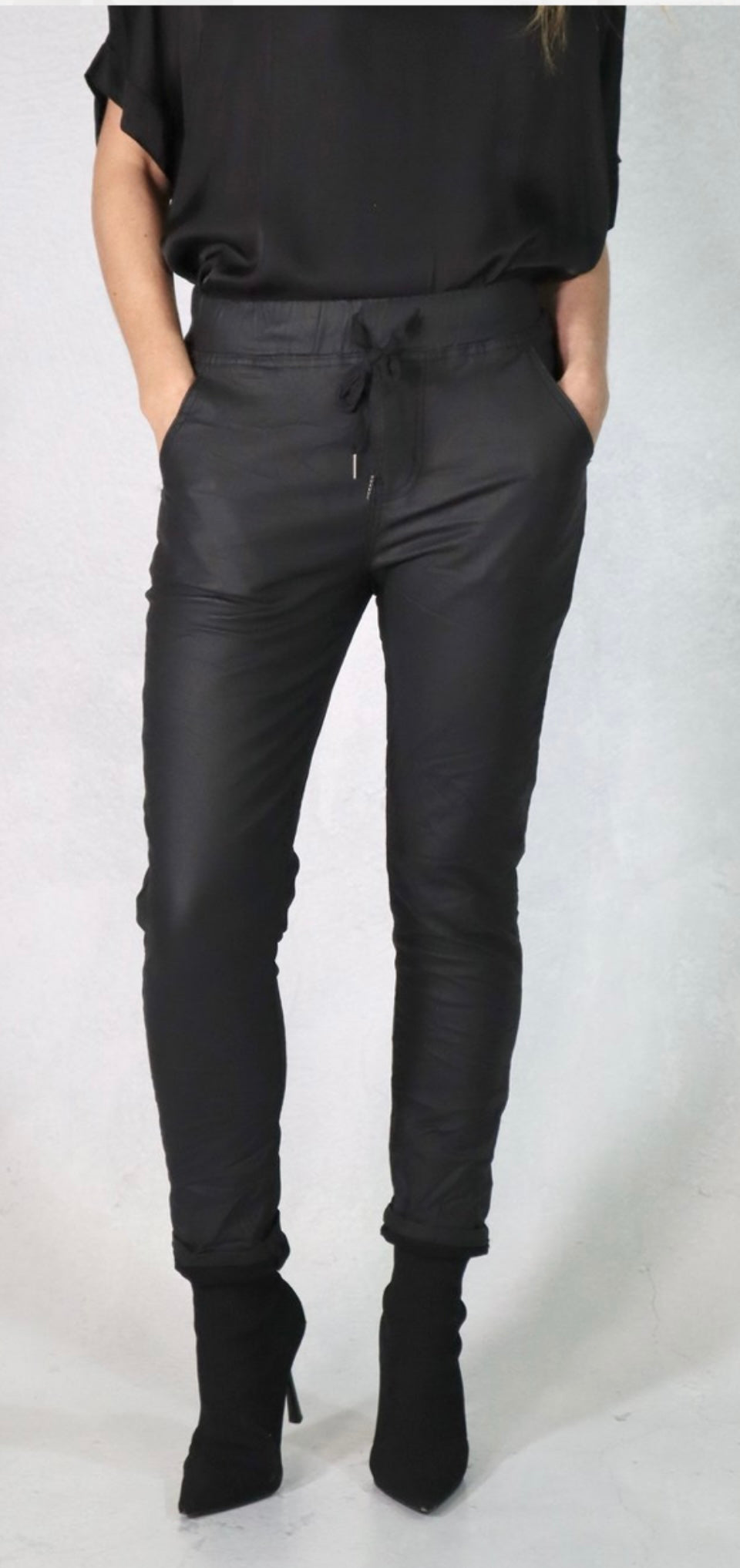 D.E.C.K BY DECOLLAGE- BLACK PLEATHER TROUSERS